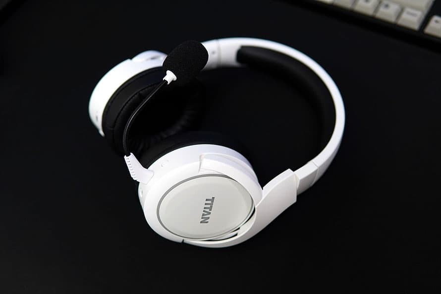 WH6 Korea OEM gaming headset case study folded product view
