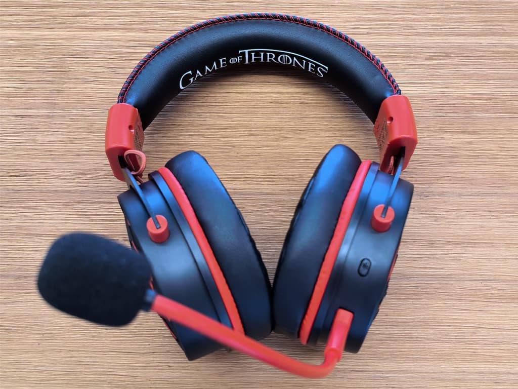 GOT France OEM gaming headset case study front headset view with detachable microphone