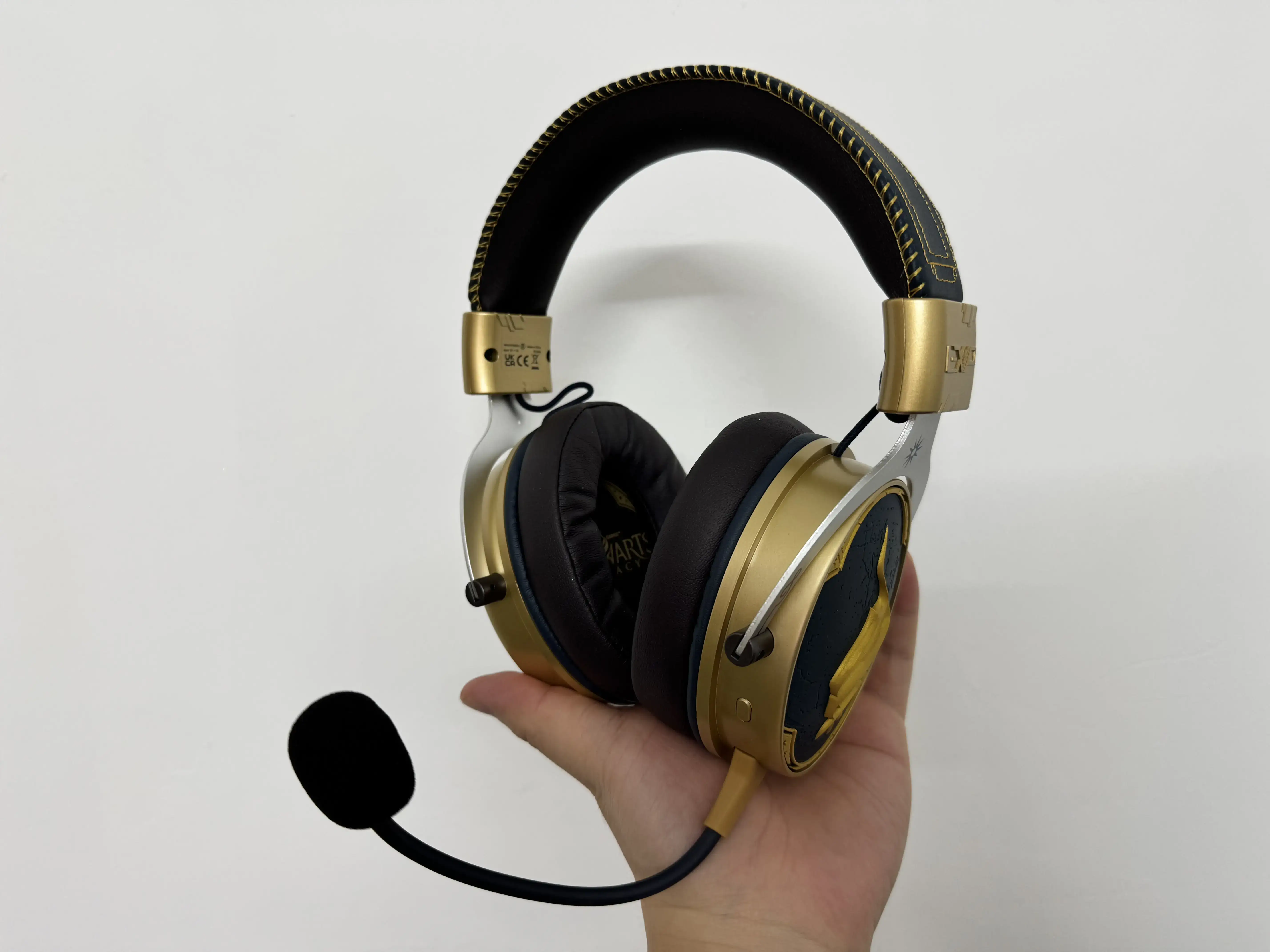 HOG France OEM gaming headset case study front wireless headset view