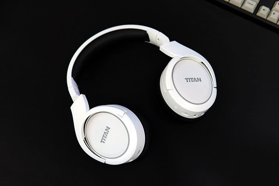 WH6 Korea OEM gaming headset case study product render for wireless gaming audio manufacturer
