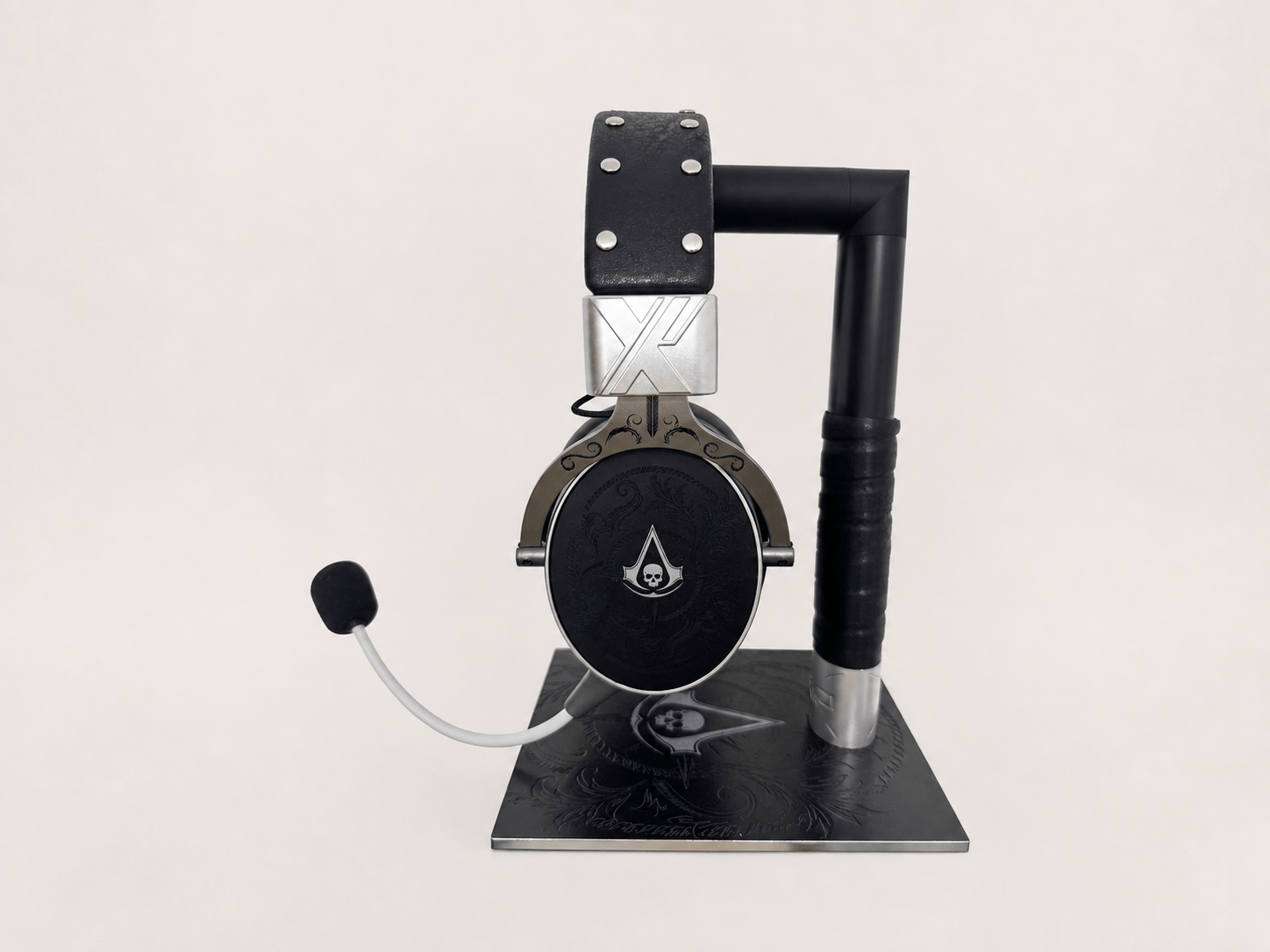 Black Flag triple-mode gaming headset front view with detachable microphone